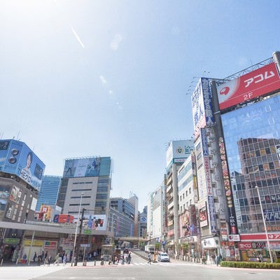 新宿駅前（青梅街道沿い）の写真