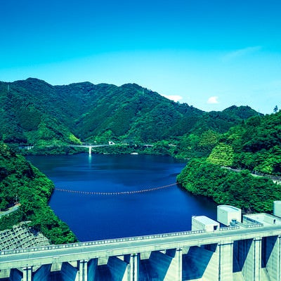 奥津湖と苫田ダム（岡山県鏡野町）の写真