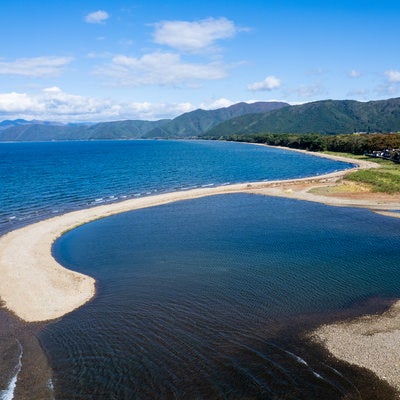 猪苗代湖と舟津川の交わる場所の写真