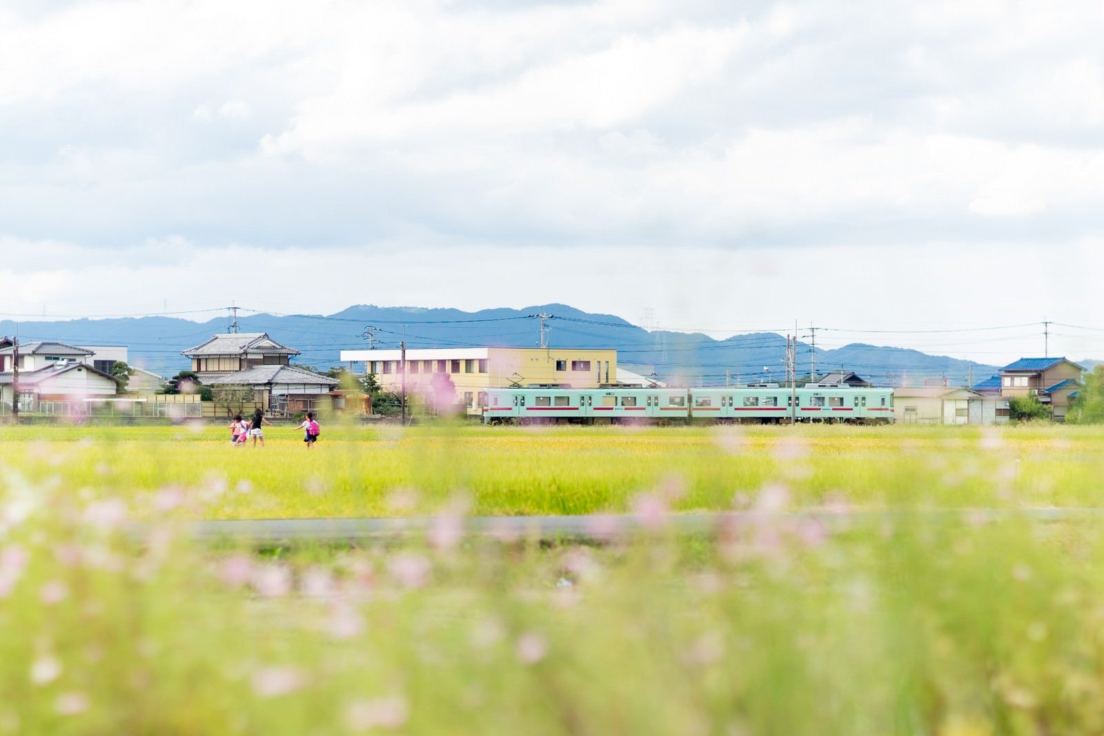 「西鉄電車と田園風景（福岡県大刀洗町）」の写真