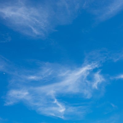 うすいベールの雲の写真
