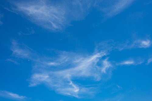 うすいベールの雲の写真