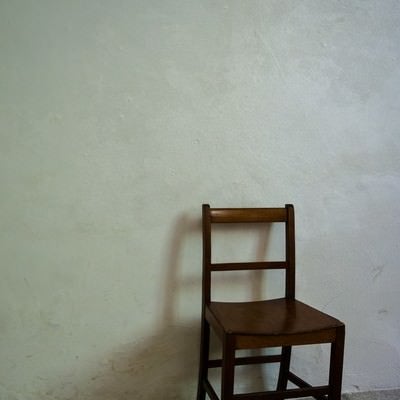 木製の椅子の写真