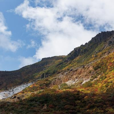 峰の辻での秋の絶景、紅葉の自然の美の写真