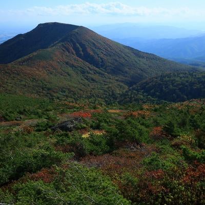 安達太良山から和尚山の秋の紅葉の写真