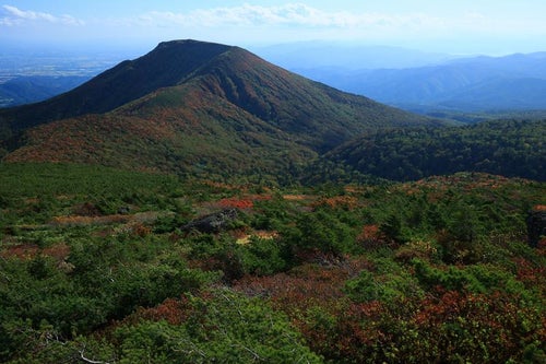 安達太良山から和尚山の秋の紅葉の写真