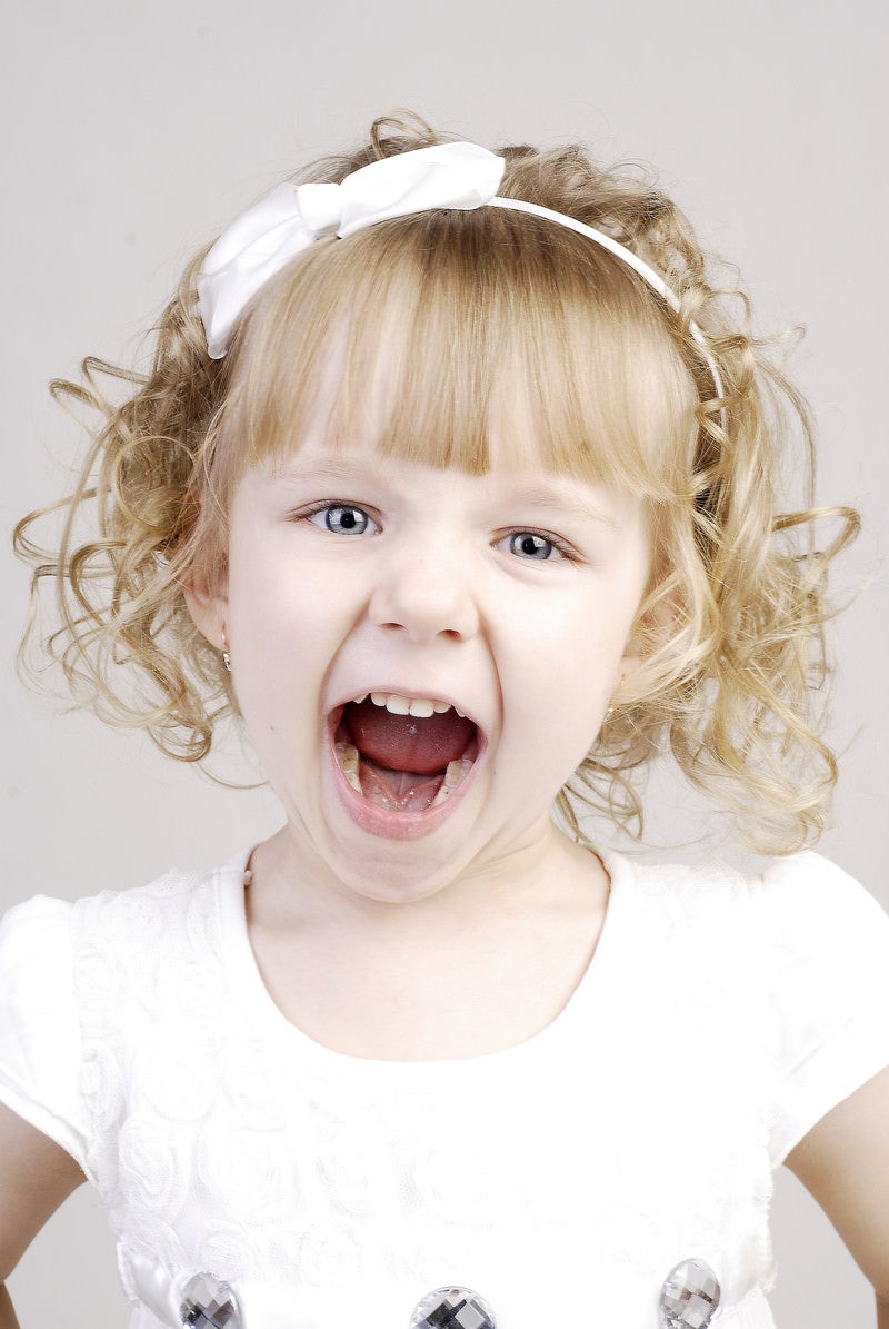 「叫び声をあげ子供」の写真［モデル：モデルファクトリー］