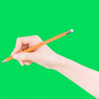 鉛筆で文字を書く手（グリーンバック）の写真