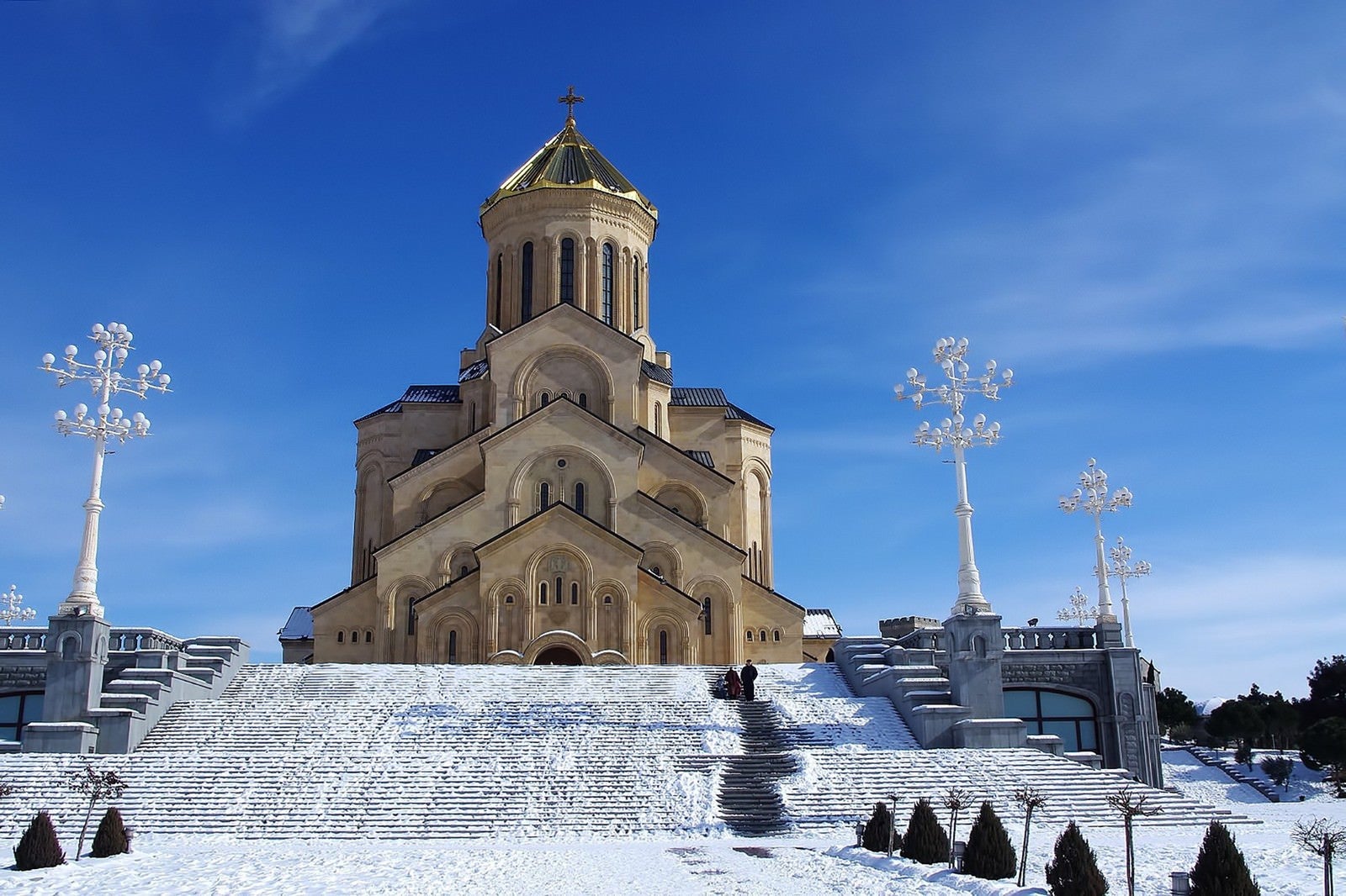 「グルジアの教会と雪」の写真
