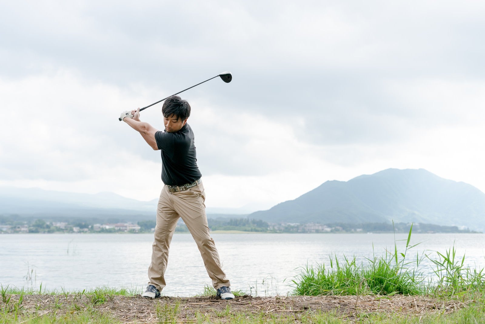 「ゴルファーの理想のバックスイング」の写真［モデル：サカモトリョウ］