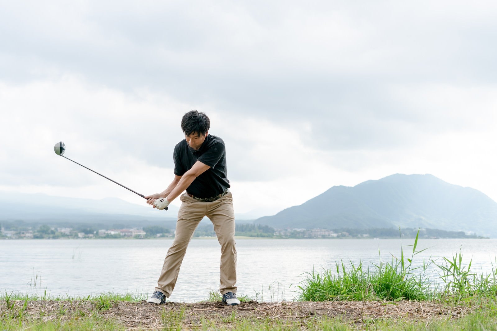 「スコアが伸びるゴルファーのスイング」の写真［モデル：サカモトリョウ］