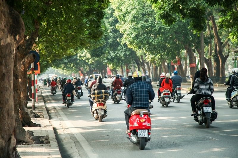 ベトナム市街のバイク事情の写真