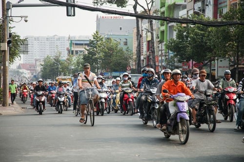 ものすごい数のバイクの列（ベトナムホーチミン）の写真