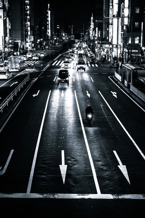 夜の交通の写真