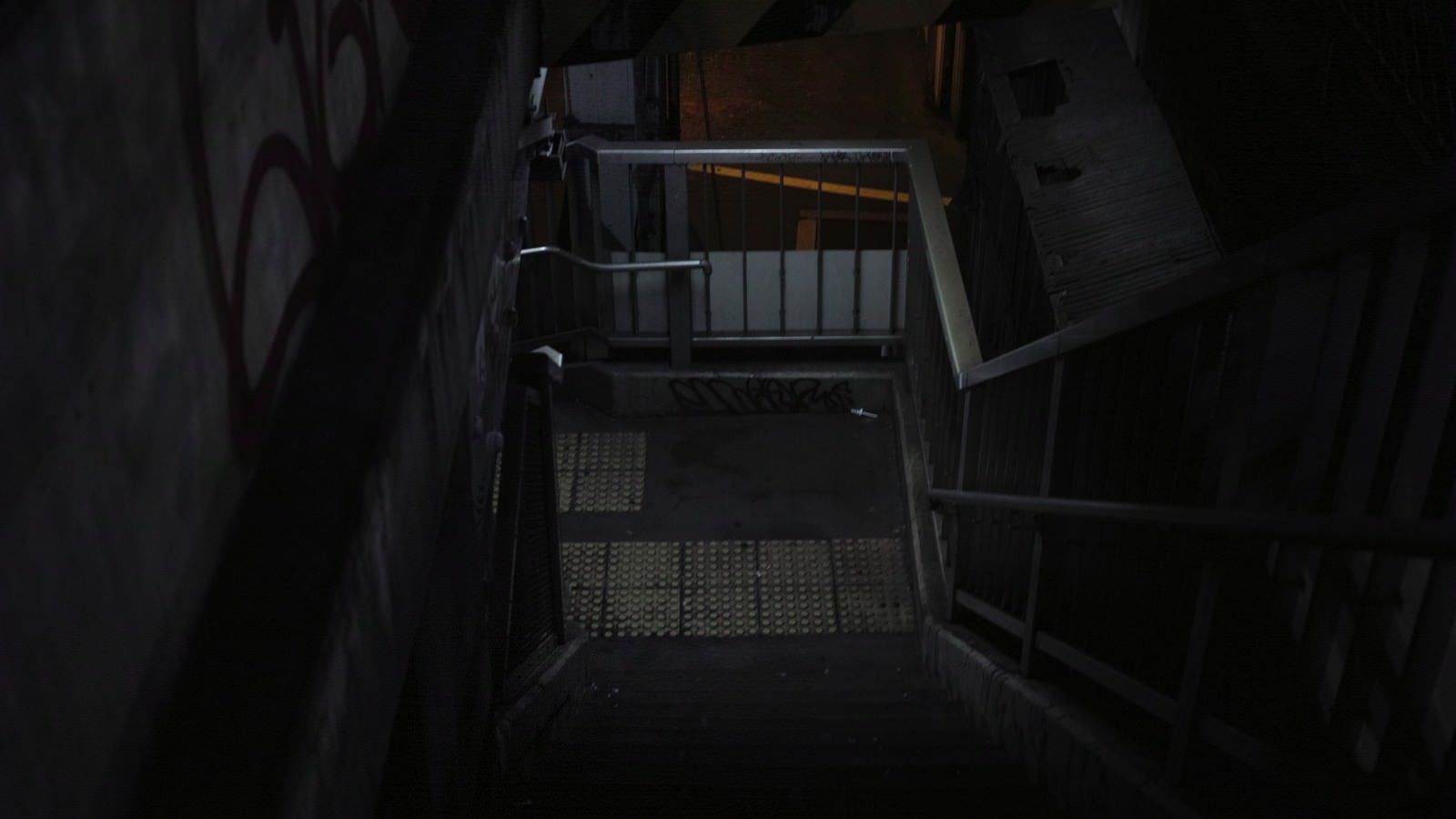 「不気味な階段（歩道橋）」の写真