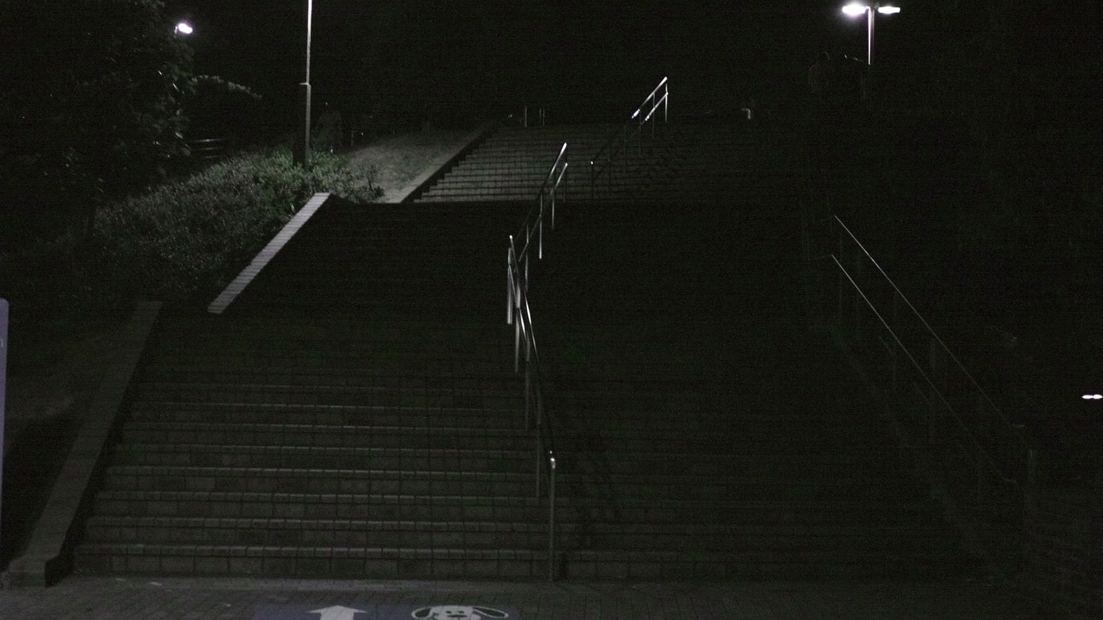 「公園の階段（深夜）」の写真