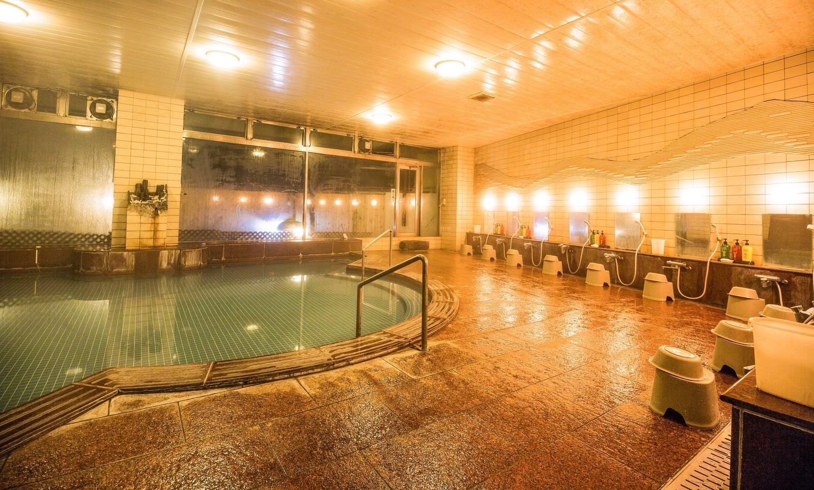 「旅館の大浴場」の写真