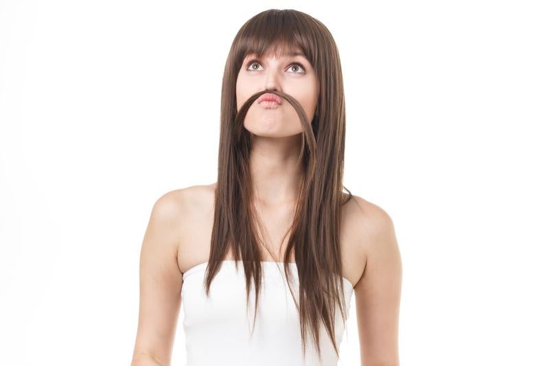 鼻柱、口の呼吸、むき出しの肩、「髭！」