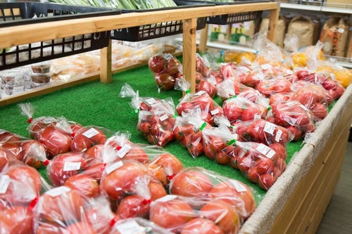 ふれあい市場に陳列されたブロガーに人気のトマトの写真