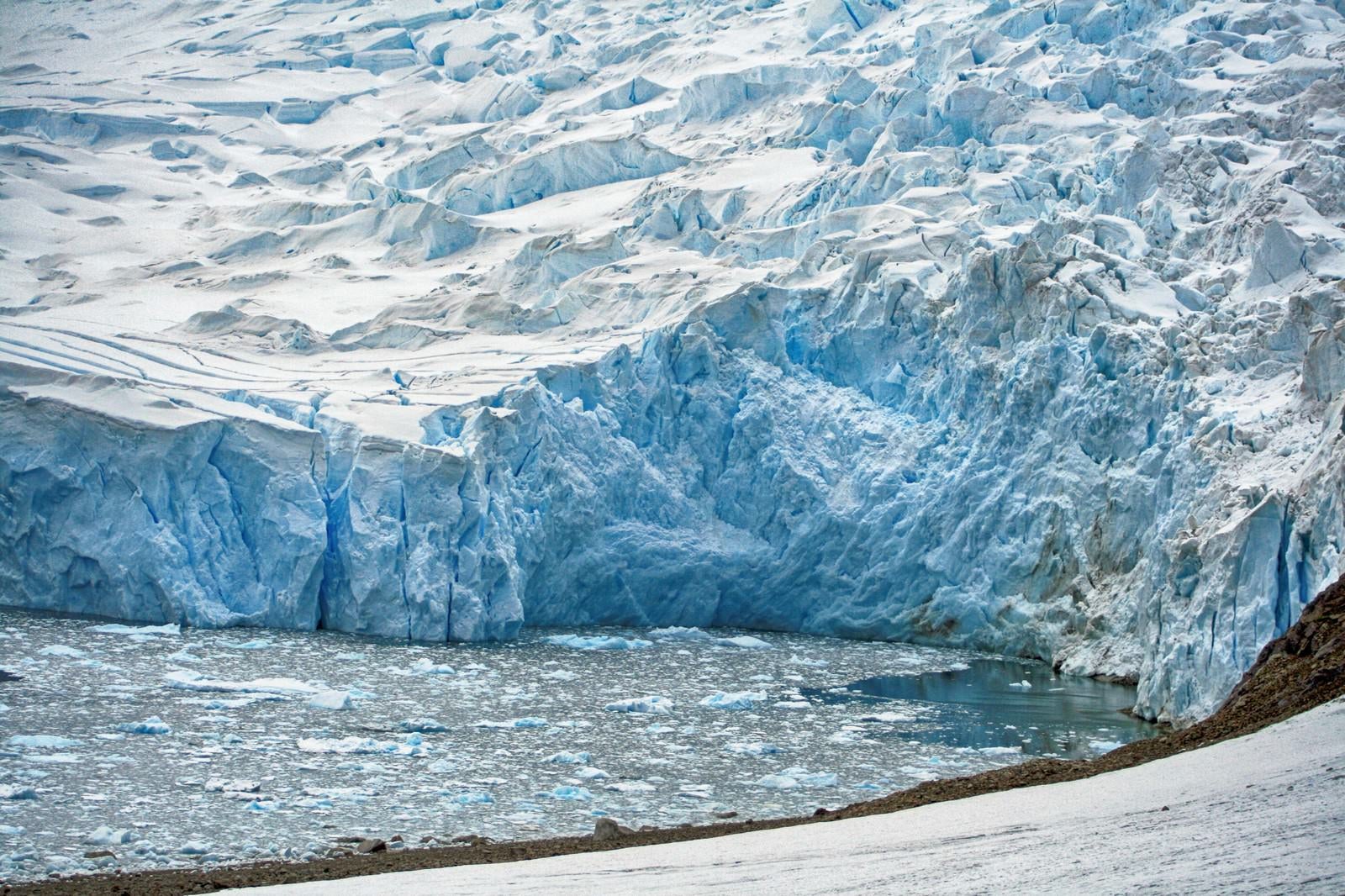 「ニコハーバーの巨大氷河」の写真