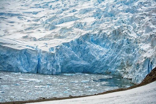 ニコハーバーの巨大氷河の写真