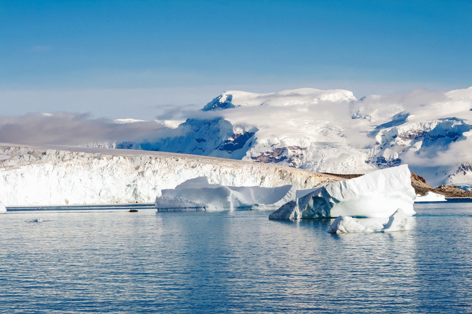「南極大陸の分厚い流氷」の写真