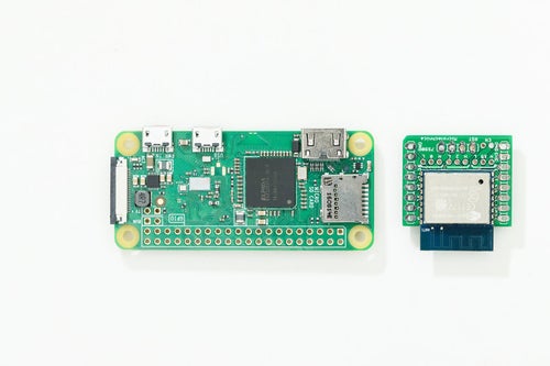 Raspberry Pi Zero WとWi-Fiモジュールの写真