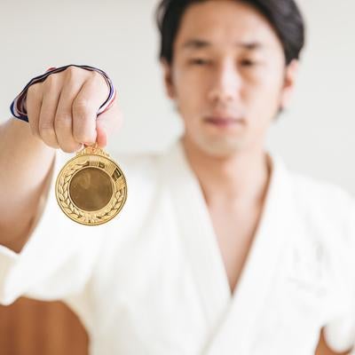 金メダルを獲得した柔道家のカテゴリ