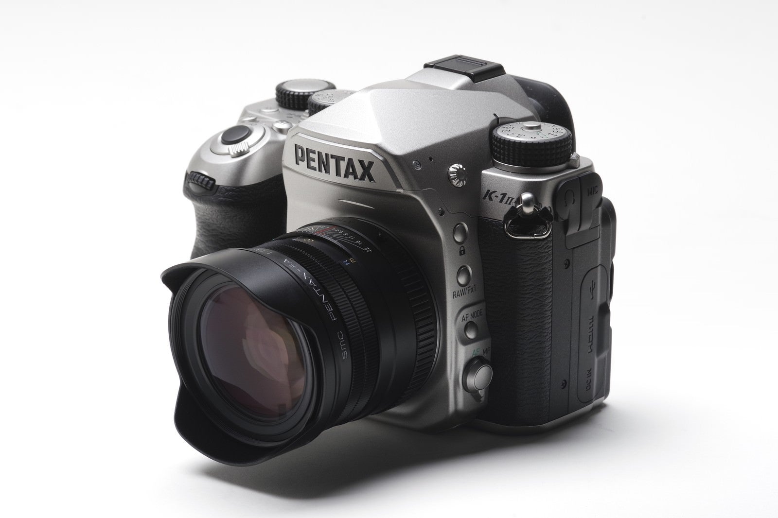 「PENTAX K-1MarkⅡ（silver）に FA 31mmF1.8 AL Limited レンズ（black）を装着」の写真