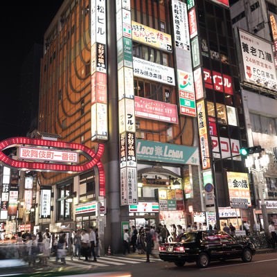 新宿歌舞伎町劇場通り前の写真