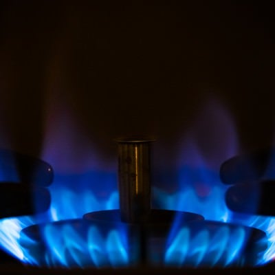 ガスコンロの青い炎の写真