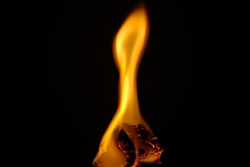 紙くずが燃焼するの写真
