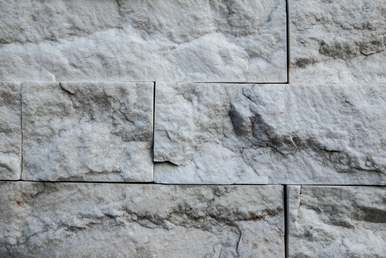 「凹凸のある石のタイル（テクスチャー）」の写真