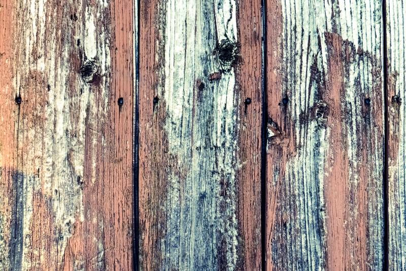 ボロボロの木の柵の写真