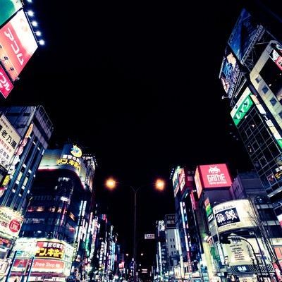 日本一の繁華街新宿（夜間）の写真