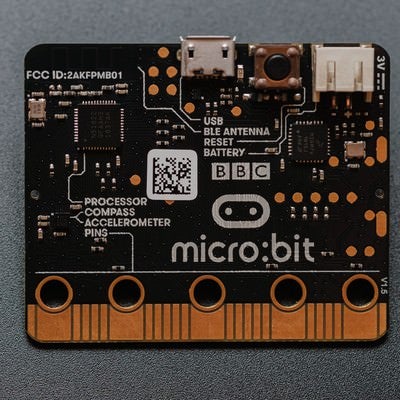 micro bitの基板面の写真