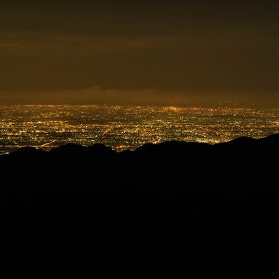 塔ノ岳から望む夜景の写真