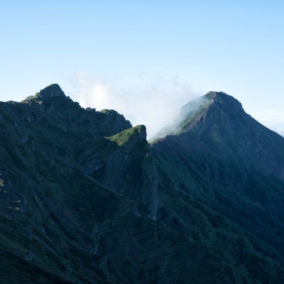 横岳と赤岳の姿（八ヶ岳）の写真