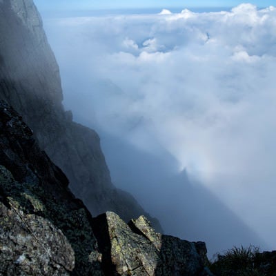 滝谷の雲に落ちる虹（ブロッケン現象）の写真