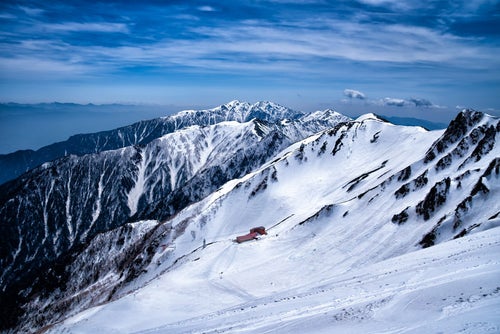 残雪の稜線（中央アルプス）の写真