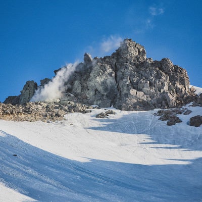 焼岳山頂付近の噴気孔（北アルプス）の写真