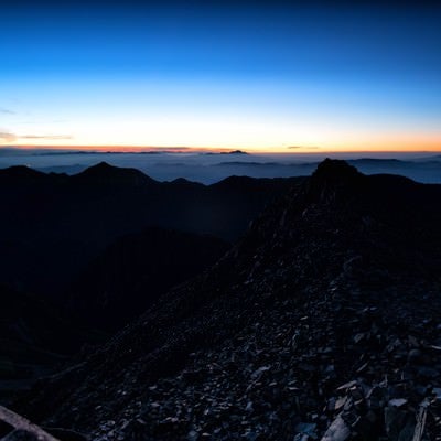 夜明けの穂高岳の写真