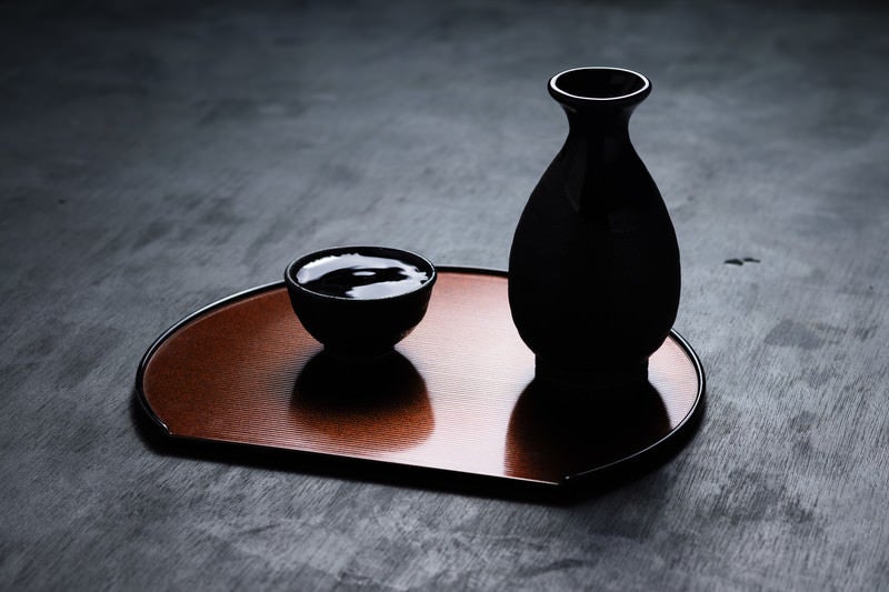 お盆に置かれたお猪口と徳利の無料の写真素材 - ID.76310｜フリー素材