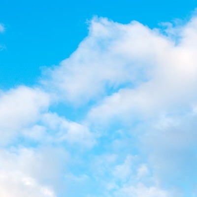 青空とふわふわ雲の写真