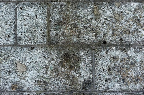 ボロボロに朽ちたブロック（テクスチャー）の写真