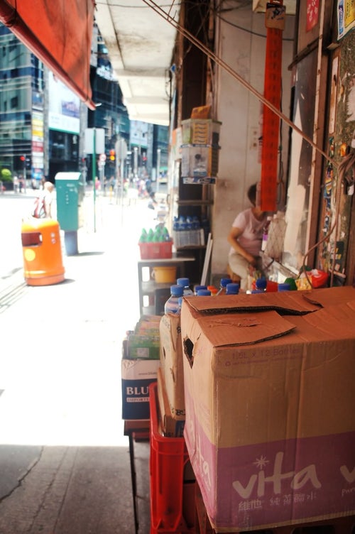 商店街の路地裏（香港）の写真