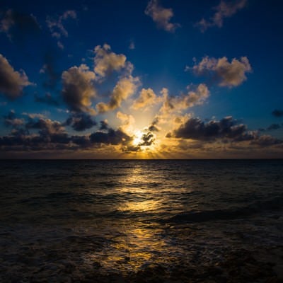 宮古島長間浜の夕焼けの写真