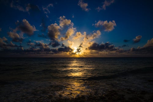 宮古島長間浜の夕焼けの写真