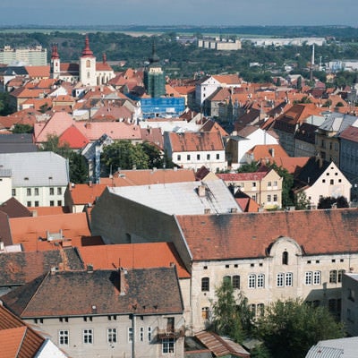ジャテツ市街の赤茶色の屋根（チェコ共和国）の写真