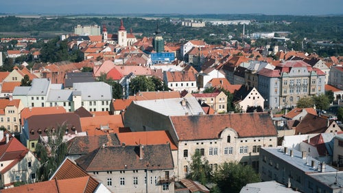ジャテツ市街の赤茶色の屋根（チェコ共和国）の写真